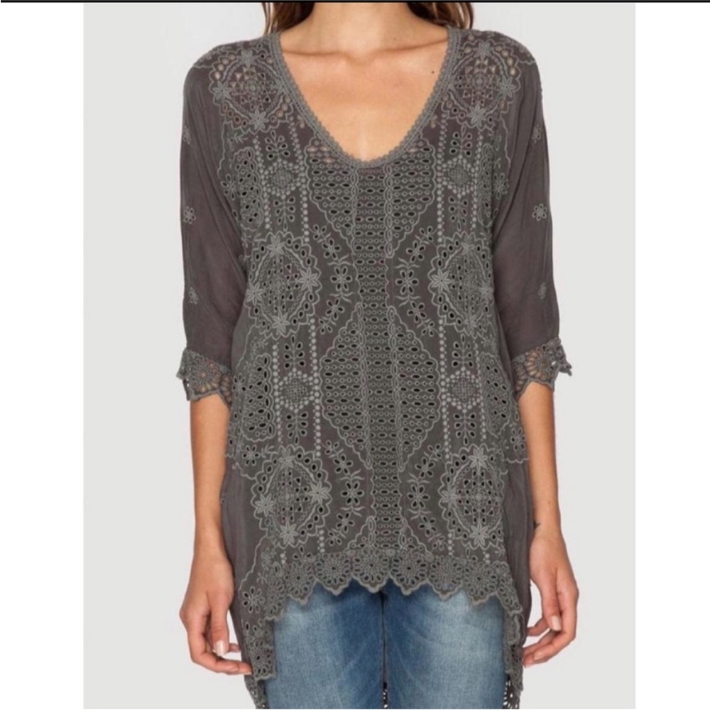 JOHNNY WAS Star & Shield Celestial Embroidered Eyelet Blouse Top Size Small Grey